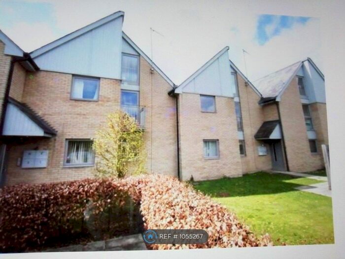 3 Bedroom Flat To Rent In Flint Court, Linton, Cambridge CB21