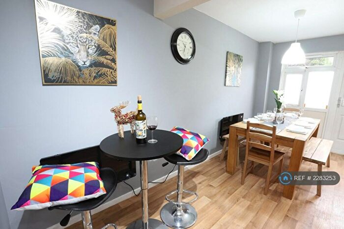 4 Bedroom Terraced House To Rent In Larch Croft, Birmingham, B37