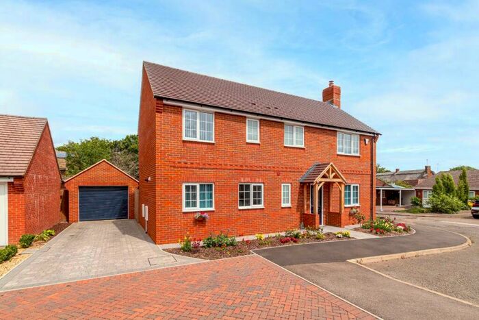 4 Bedroom Detached House For Sale In The Mead, Soulbury, Leighton Buzzard, LU7