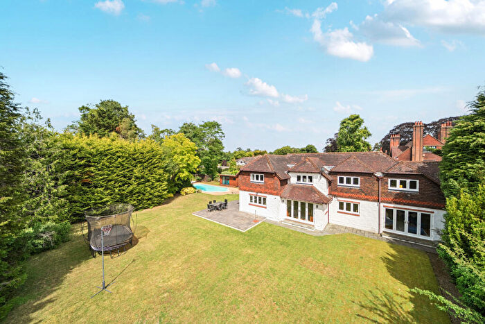 5 Bedroom Detached House For Sale In Hawthorne Road, Bromley, BR1