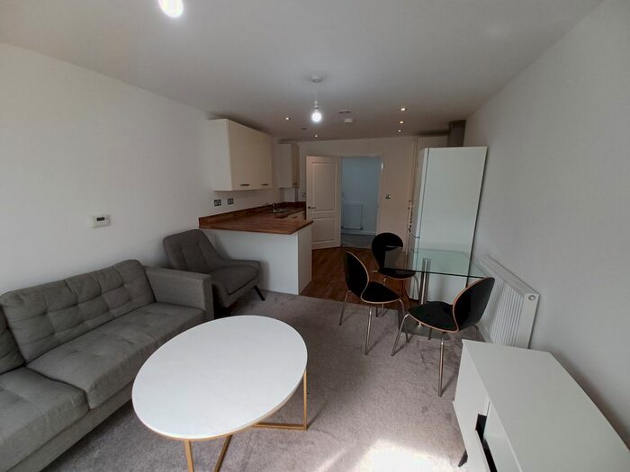 2 Bedroom Flat To Rent In Hartington Road, Altrincham, WA14