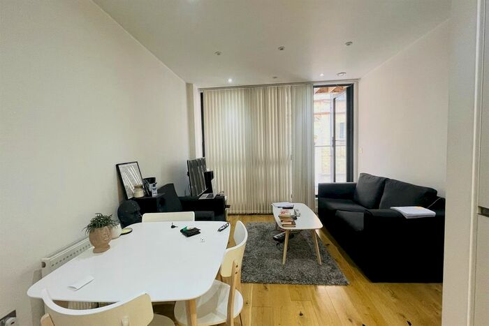 2 Bedroom Flat To Rent In Tyssen Street, London, E8