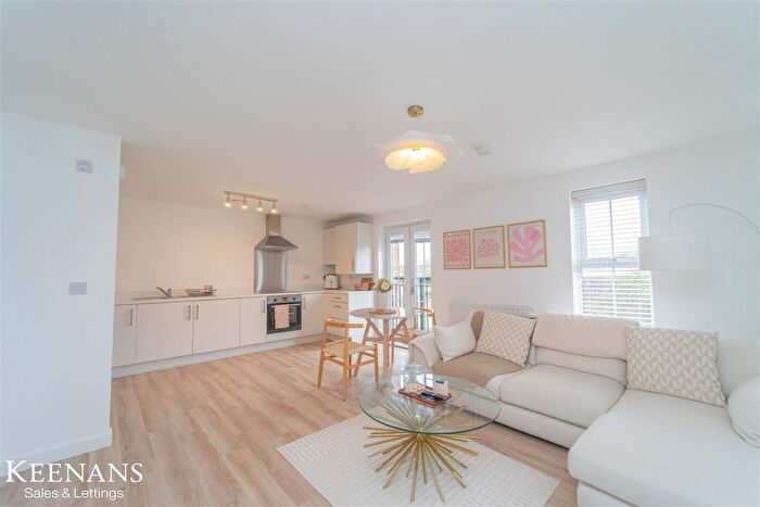 2 Bedroom Flat To Rent In Quinn Square, Droylsden, M43