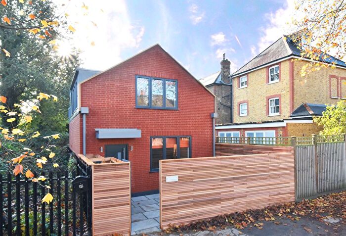 2 Bedroom Detached House For Sale In Turney Road, London, SE21