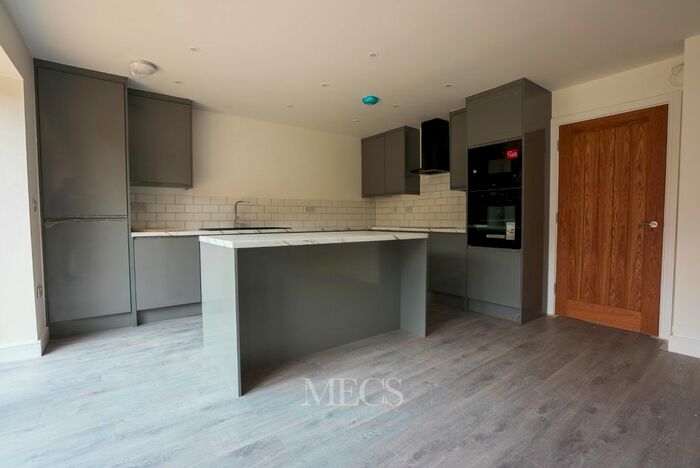 3 Bedroom Detached House To Rent In Perryfields Road, Bromsgrove, Worcestershire, B61