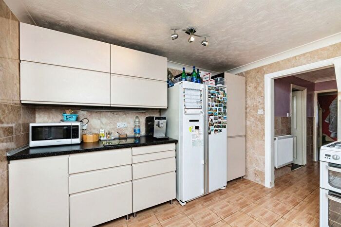 3 Bedroom End Of Terrace House For Sale In Sydney Street, Ashford, TN23