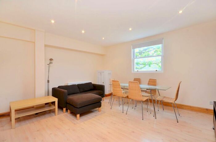 2 Bedroom Flat To Rent In Harley Road, Primrose Hill, London, NW3
