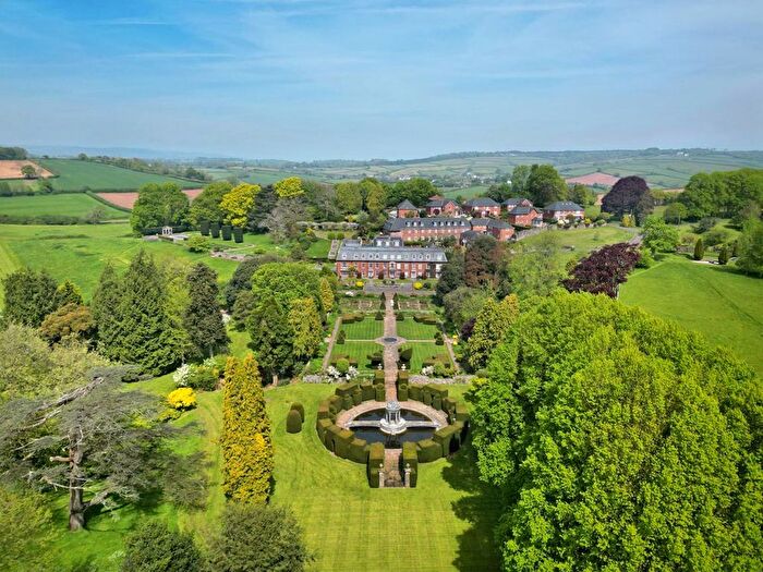 3 Bedroom Semi-Detached House For Sale In Lindridge Park, Teignmouth, TQ14