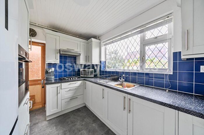 2 Bedroom Detached House For Sale In Abercorn Close, Mill Hill, NW7