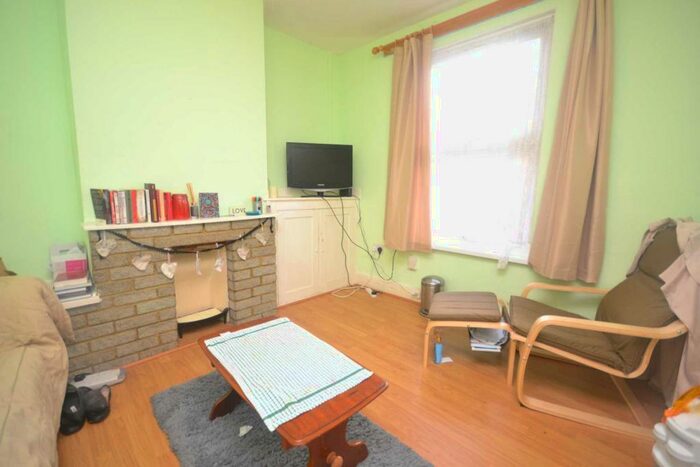 3 Bedroom Terraced House To Rent In Carnarvon Road, Reading, RG1