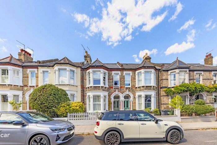 2 Bedroom Flat To Rent In Cotherstone Road, London, SW2