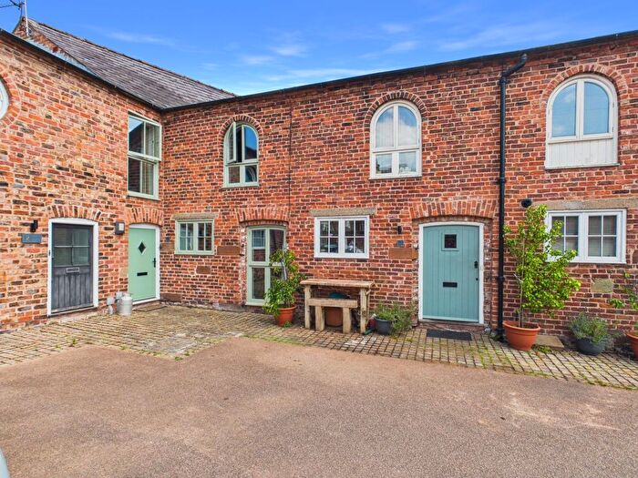 3 Bedroom Barn Conversion For Sale In Laurel Farm Court, Elton, Chester, Cheshire, CH2