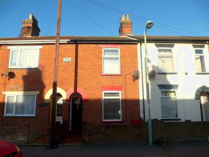 2 Bedroom House To Rent In May Road, Lowestoft, NR32