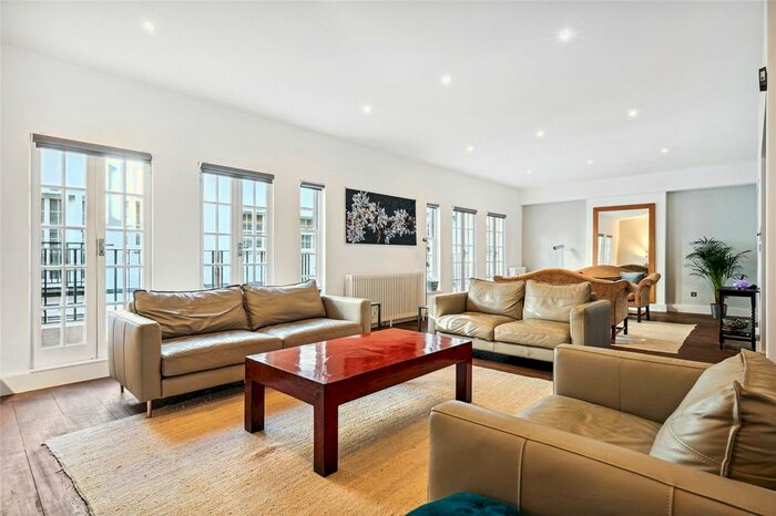 5 Bedroom Mews House To Rent In Eaton Mews North, Belgravia, London, SW1X