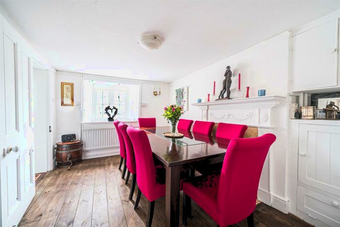 3 Bedroom Detached House For Sale In Bath Road, Sturminster Newton, DT10