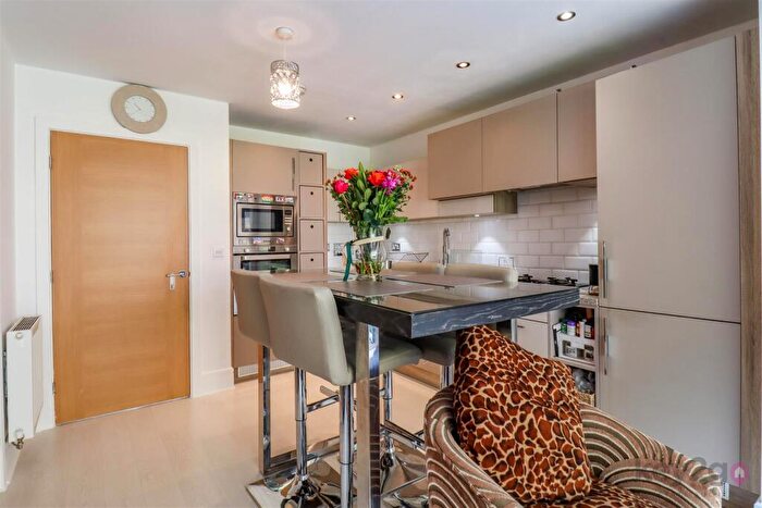 2 Bedroom Semi-Detached House For Sale In Hastings Grange, Sheffield, S7