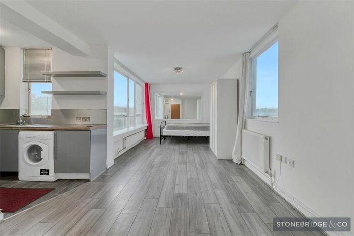 Studio To Rent In Avenue Road, London, N6