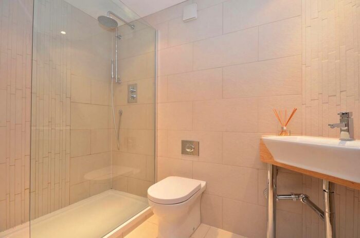 1 Bedroom Flat To Rent In Millbrook, Guildford, GU1