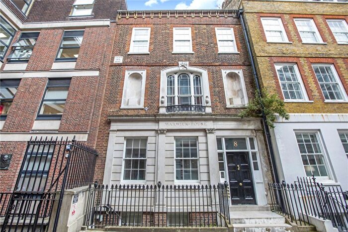 1 Bedroom Flat For Sale In Warwick Court, London, WC1R