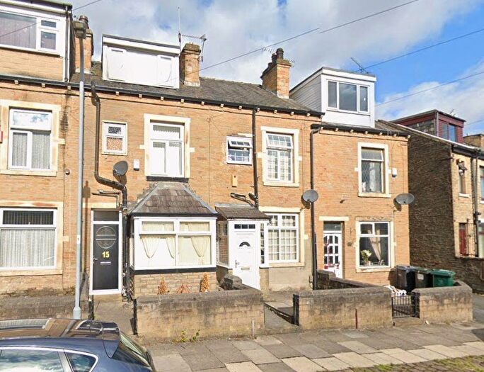 3 Bedroom Terraced House For Sale In Hopbine Avenue, Bradford, BD5