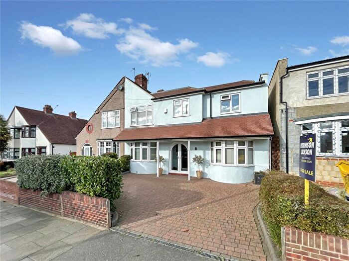 4 Bedroom Semi Detached House For Sale In Willersley Avenue, Sidcup, Kent, DA15