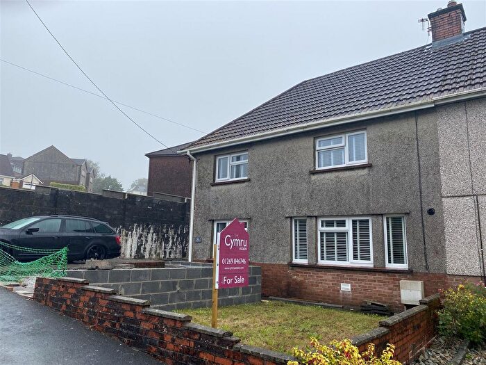 3 Bedroom Semi-Detached House For Sale In Grugos Avenue, Pontyberem, Llanelli, SA15