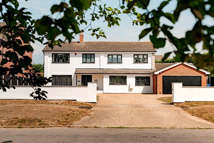 5 Bedroom Detached House For Sale In The Street, Barnby, NR34
