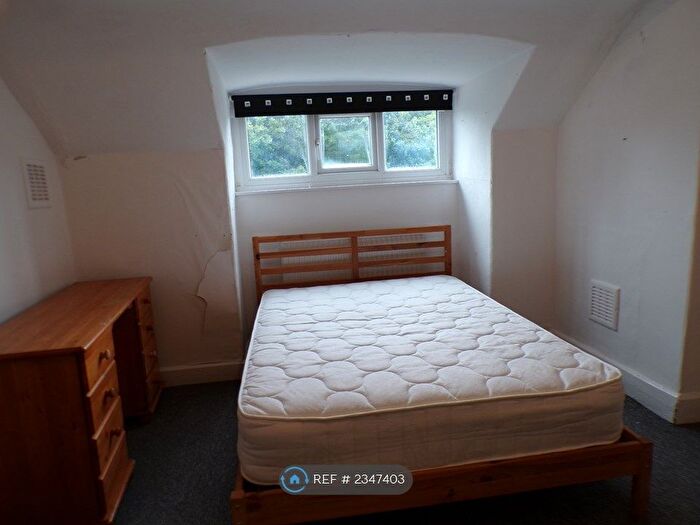 7 Bedroom Semi-Detached House To Rent In Amherst Road, Manchester, M20