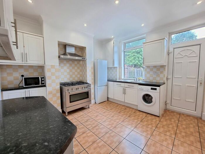 4 Bedroom End Of Terrace House To Rent In Penrhyn Road, Sheffield, S11