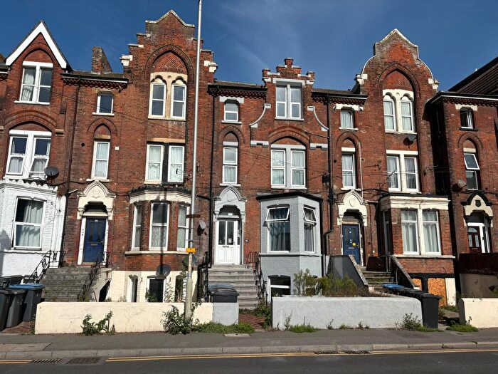 1 Bedroom Flat To Rent In Folkestone Road, Dover, CT17