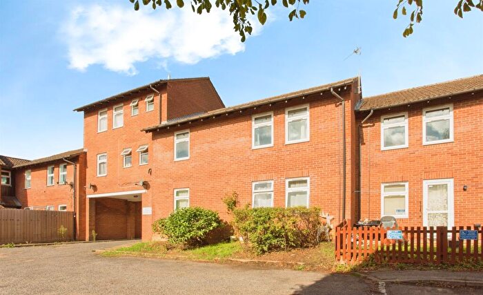 1 Bedroom Flat For Sale In Caithness Court, Cambridge, CB4