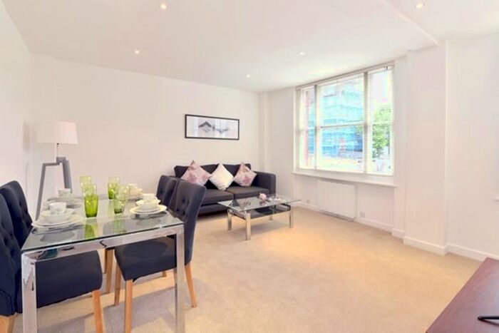 2 Bedroom Flat To Rent In Hill Street, London, W1J