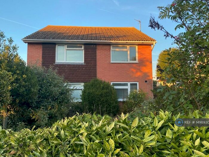 2 Bedroom Maisonette To Rent In Downs Avenue, Whitstable, CT5