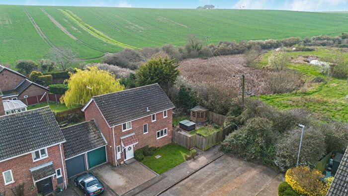 4 Bedroom Link Detached House For Sale In Elm Way, Sawtry, Cambridgeshire., PE28