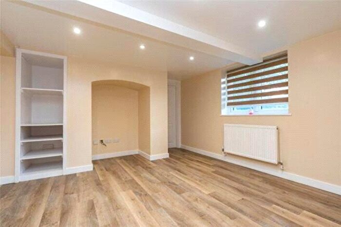 1 Bedroom Flat For Sale In London Road, Maidstone, Kent, ME16