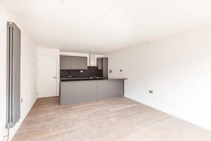 1 Bedroom Flat To Rent In Bethnal Green Road, , Shoreditch, London, E2