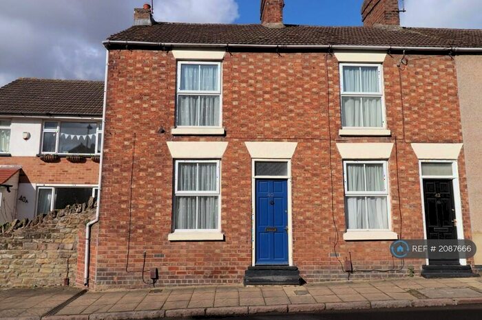2 Bedroom End Of Terrace House To Rent In High Street, Northampton, NN2