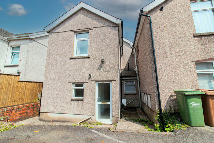 1 Bedroom Flat To Rent In Ground Floor Flat, Blackwood Road, NP12