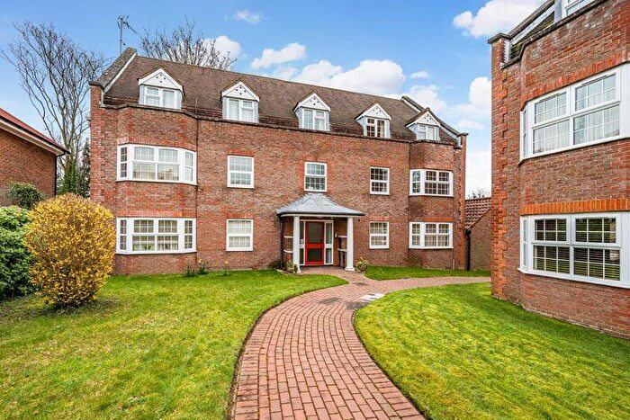 2 Bedroom Flat To Rent In Alton, GU34