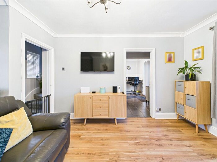 3 Bedroom Semi Detached House For Sale In Wraxall Grove, Bristol, BS13