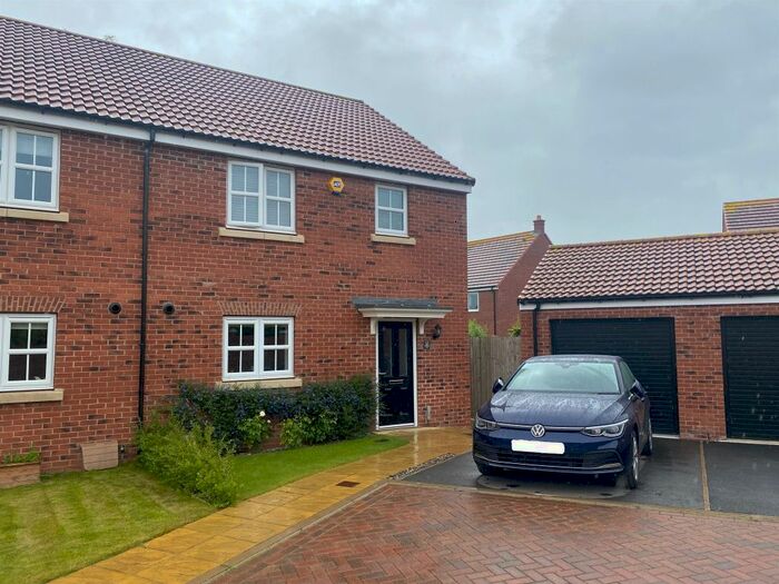 3 Bedroom Semi-Detached House For Sale In Bramblegate Road, Tockwith, York, YO26