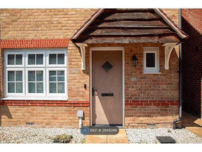 3 Bedroom End Of Terrace House To Rent In Papyrus Drive, Sittingbourne, ME10