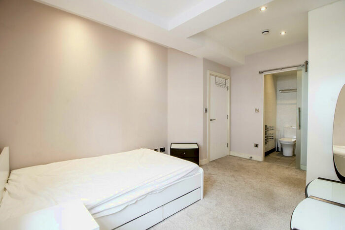 2 Bedroom Apartment To Rent In Park Row Apartments, Greek Street, Leeds City Centre, LS1