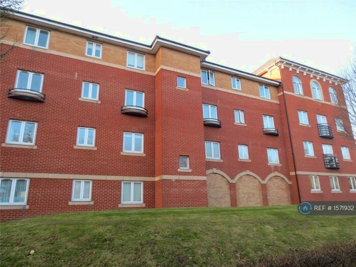 2 Bedroom Flat To Rent In Saltash Road, Swindon, SN2