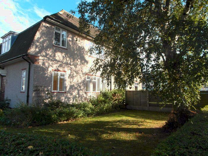 3 Bedroom House To Rent In Burnside Road Dagenham, RM8