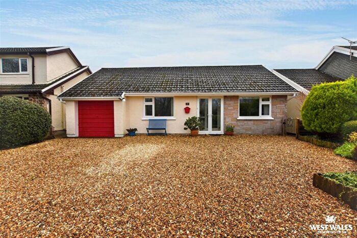 4 Bedroom Detached Bungalow For Sale In Hook, SA62