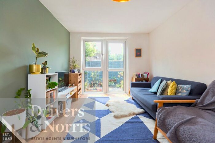 1 Bedroom Flat To Rent In Gillespie Road, Highbury, Islington, London, N5