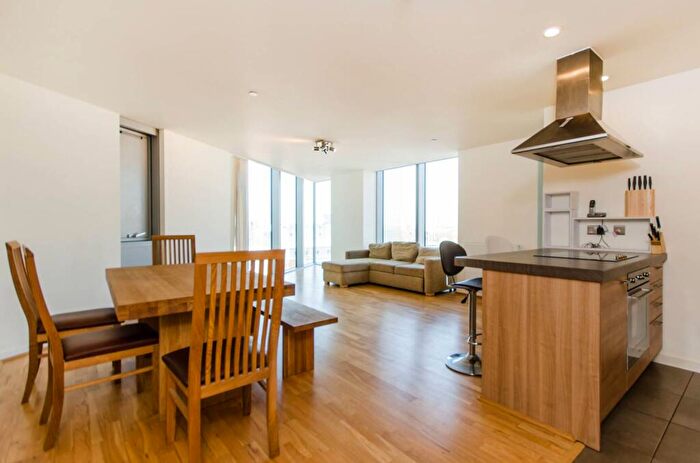 2 Bedroom Flat To Rent In Dancers Way, Deptford, London, SE8