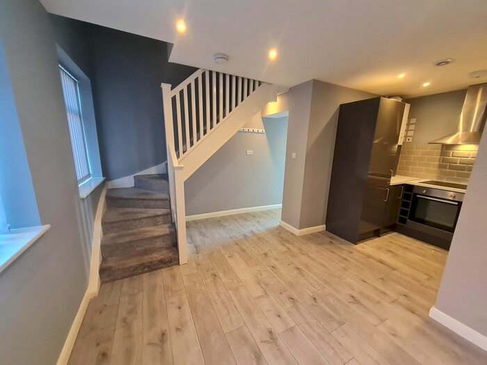 2 Bedroom Flat To Rent In Dockin Hill Road, Doncaster, DN1