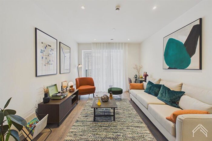 Apartment To Rent In Aviator Drive, The Maple, London, NW2